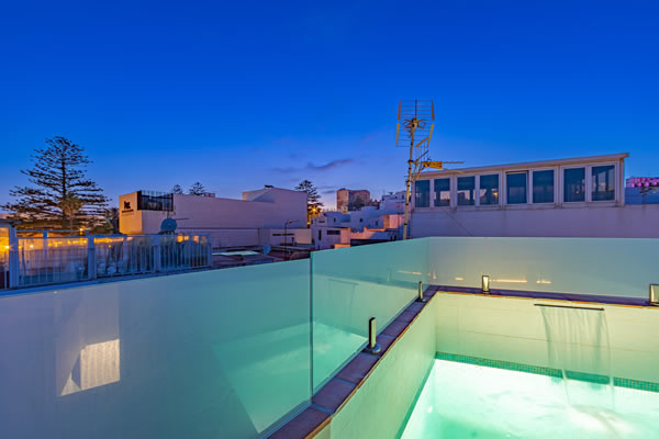 The Artist Bassin profond