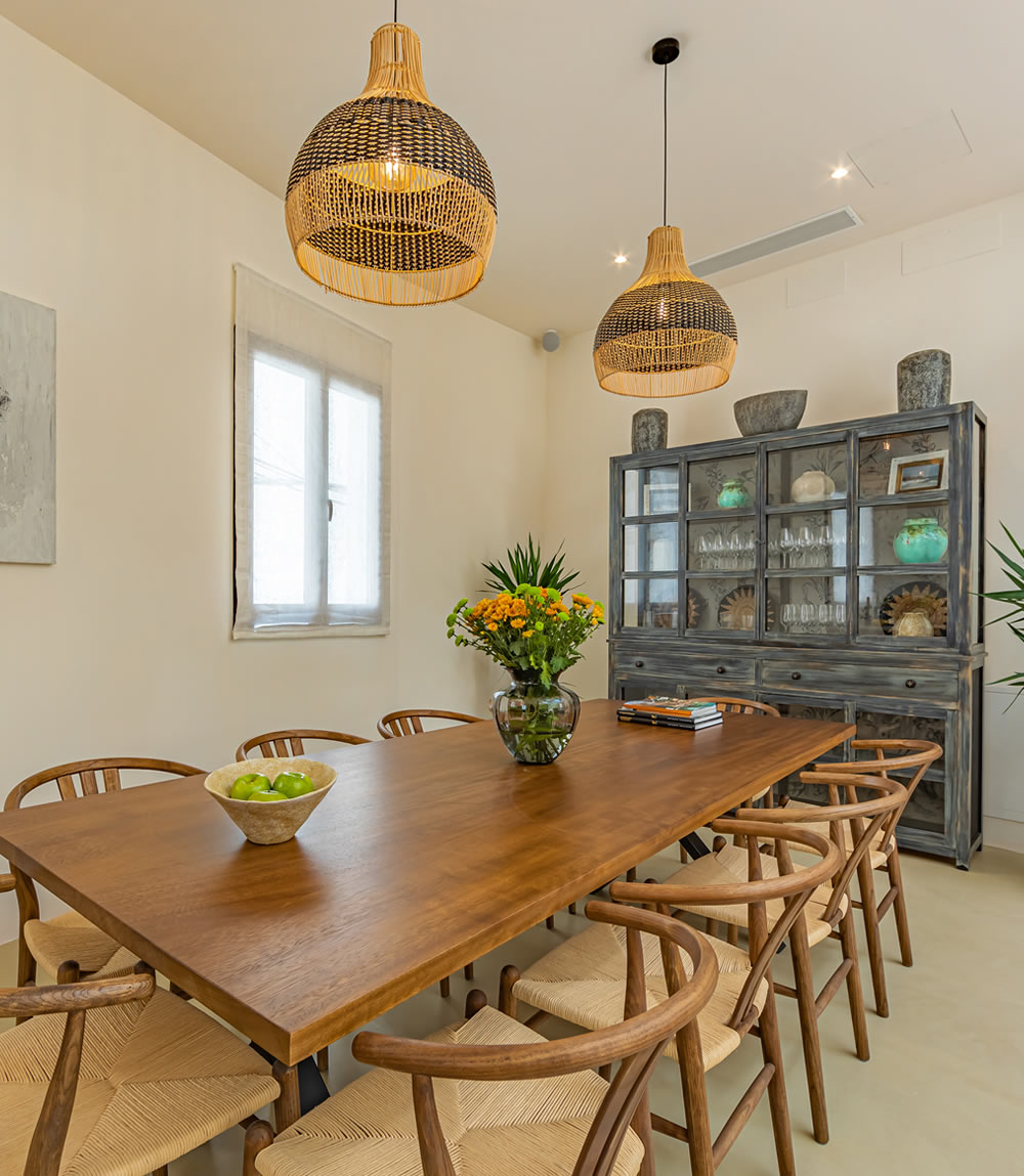 The Artist Living Room / Dining area